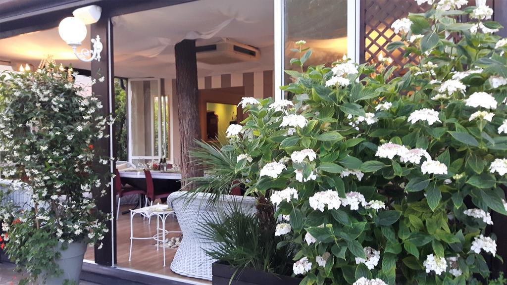 Hotel Helvetia Милано Мартима Екстериор снимка