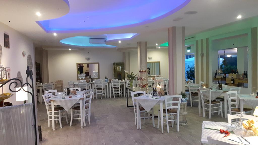 Hotel Helvetia Милано Мартима Екстериор снимка