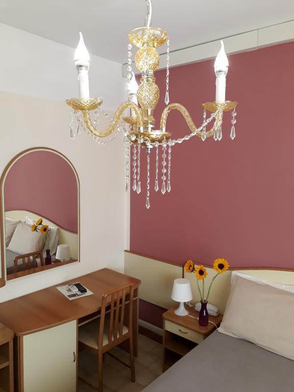 Hotel Helvetia Милано Мартима Екстериор снимка